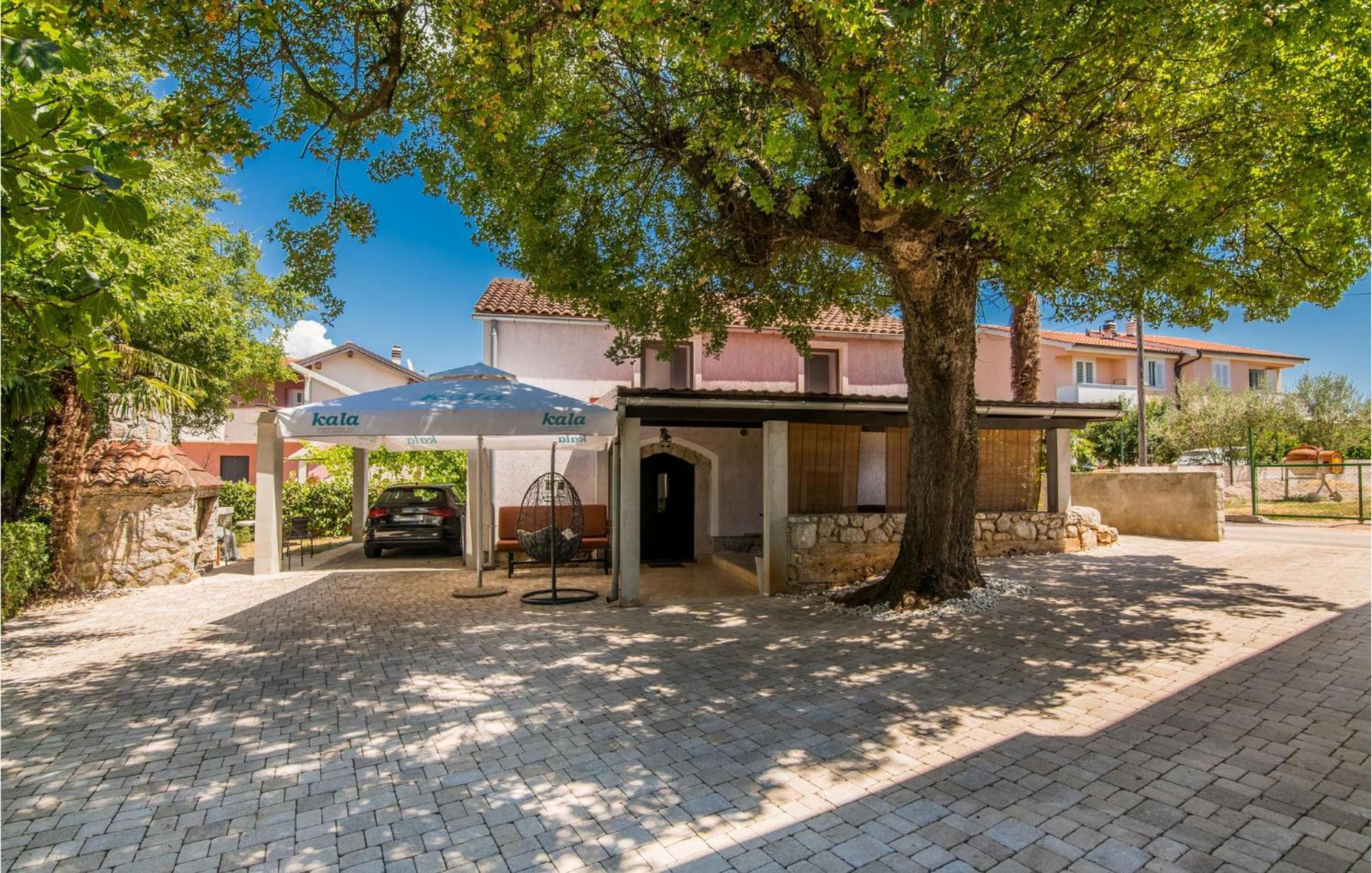 Amazing Home In Malinska Dubasnica With Wifi Екстер'єр фото