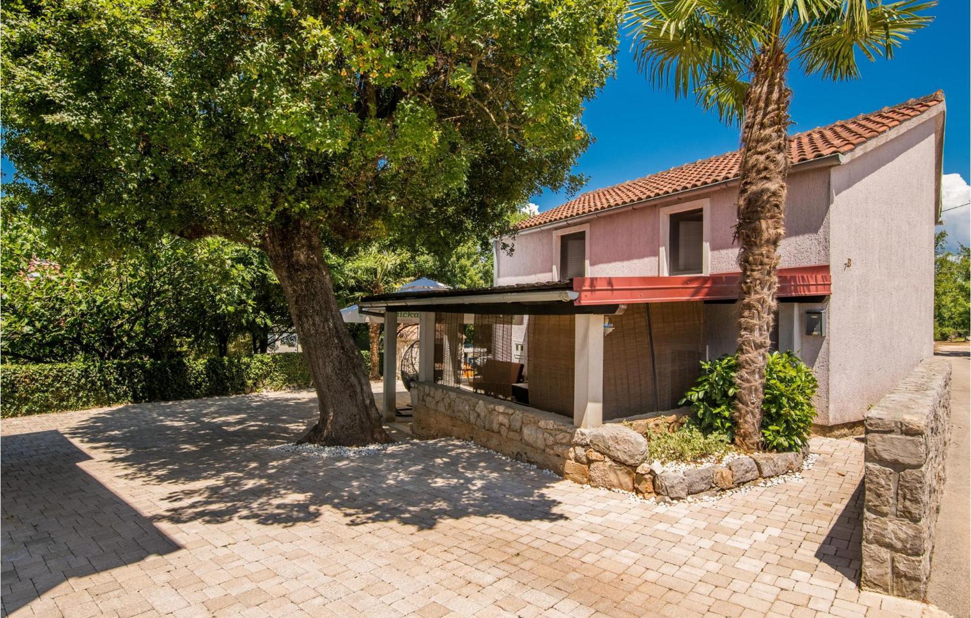 Amazing Home In Malinska Dubasnica With Wifi Екстер'єр фото