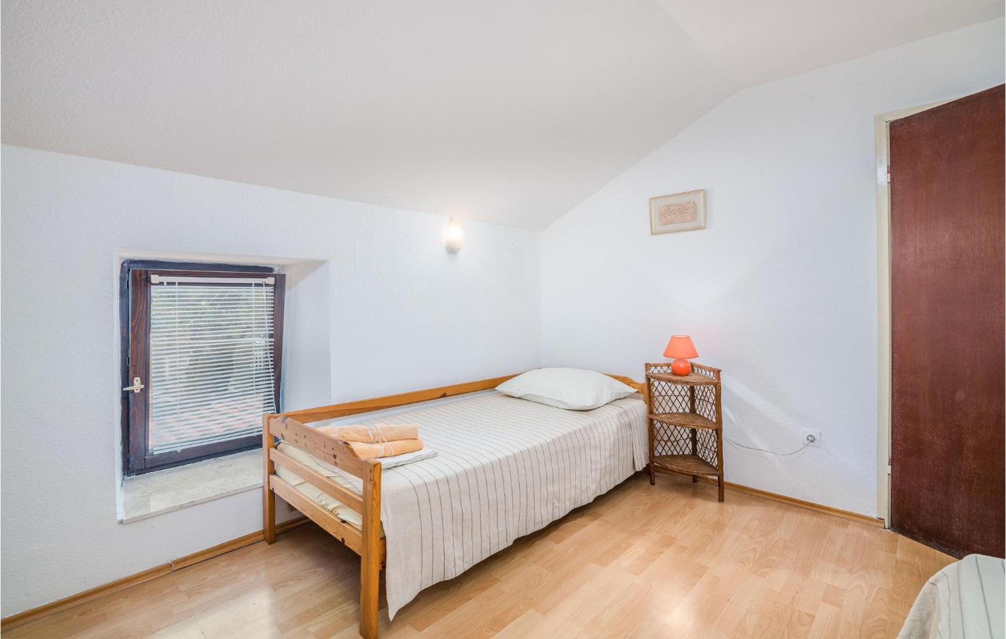 Amazing Home In Malinska Dubasnica With Wifi Екстер'єр фото
